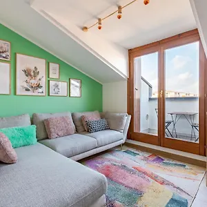  Appartamento Cozy W/parking 5 Min Walk From The Bus Stop